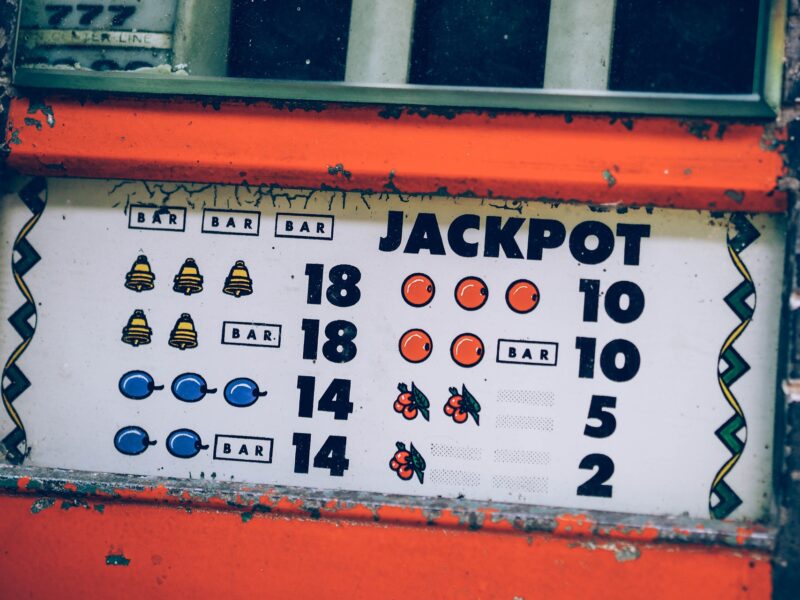 Jak wyglądał pierwszy automat do gier hazardowych